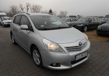 Toyota Verso Minivan 2.0 D-4D 126KM 2010 Toyota Verso Toyota Verso 2.0 Diesel 127 KM 7 miejsc 2.0 Diesel 127KM, zdjęcie 2