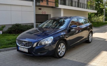 Volvo V60 I Kombi 2.0 D3 163KM 2011 Volvo V60 2,0d (163KM) Skory 2.0 Diesel 163KM