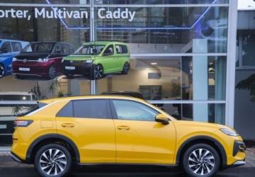 Volkswagen T-Roc I SUV Facelifting 1.5 TSI ACT 150KM 2025 Volkswagen T-Roc LIFE, Pakiet Zimowy, zolty, dostepny od reki 1.5, zdjęcie 5