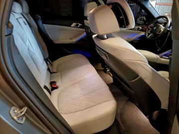 BMW X6 G06 M SUV Facelifting 4.4 M60i 530KM 2025 BMW X6 2025r., M60i, 4.4L, od ubezpieczalni 4.4 Benzyna 530KM, zdjęcie 8