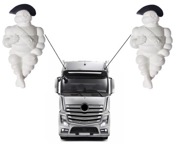 2x FIGURKA MICHELIN PODŚWIETLANA LUDZIK DACH 29CM