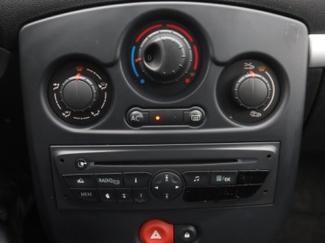 Renault Clio III Grandtour 1.2 TCE 101KM 2009 Renault Clio 1.2 TCe, Navi, Klima, Parktronic, zdjęcie 11