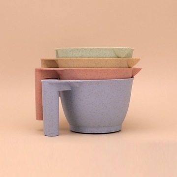 Профессиональная чаша для окрашивания волос.