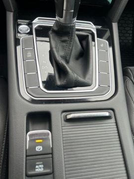 Volkswagen Passat B8 Variant 2.0 TDI BlueMotion SCR 190KM 2018 R-Line* Webasto* ACC*Kamera* EL Klapa* Navi* GWARANCJA, zdjęcie 31