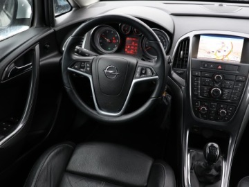 Opel Astra J Sports Tourer Facelifting 1.6 CDTI ecoFLEX 110KM 2014 Opel Astra 1.6 CDTI, Navi, Xenon, Klima, zdjęcie 6