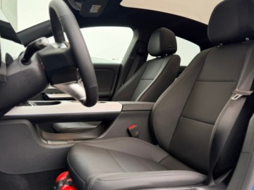 Mercedes CLA C118/X118 2025 MERCEDES-BENZ CLA 180 Progressive Sedan 1.5 (136KM) 2025, zdjęcie 3