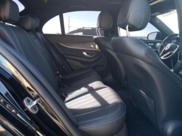 Mercedes Klasa E W213 2022 Mercedes-Benz Klasa E 350 2022 350 2.0 Benzyna 255KM, zdjęcie 10
