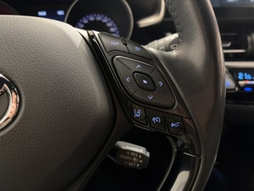 Toyota C-HR I Crossover Facelifting 2.0 Hybrid Dynamic Force 184KM 2020 Toyota C-HR 2.0 Hybrid Executive Toyota C-HR 2.0 E, zdjęcie 13