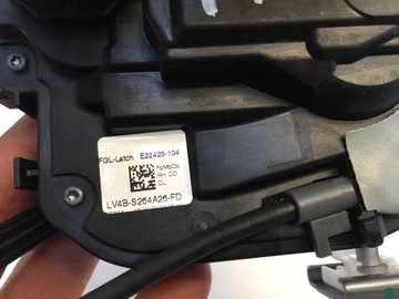 FORD KUGA III MK3 2021 ZÁMEK DVEŘE PŘEDNÍ PRAVÝ 6P