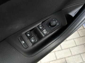 Volkswagen Passat B8 Variant Facelifting 2.0 TDI SCR 150KM 2022 Volkswagen Passat Variant | Hak | Nawigacja | APP, zdjęcie 10
