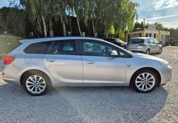Opel Astra J Sports Tourer 1.4 Turbo ECOTEC 140KM 2012 Opel Astra Cosmo Grzane fotele140KM 1.4 Benzyna 140KM, zdjęcie 7