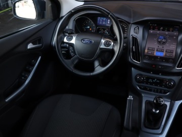 Ford Focus III Kombi Facelifting 1.0 EcoBoost 125KM 2014 Ford Focus 1.0 EcoBoost, Klima, Klimatronic, zdjęcie 6