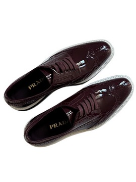 Бордовые лакированные лоферы PRADA, размер 36.