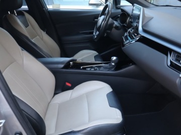 Toyota C-HR I Crossover 1.8 Hybrid 122KM 2019 Toyota C-HR 1.8 Hybrid, Salon Polska, zdjęcie 8