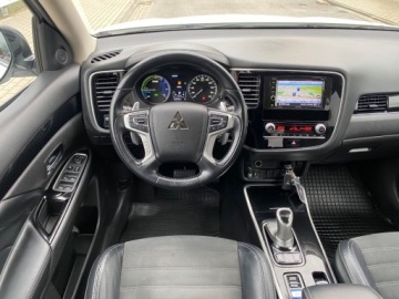 Mitsubishi Outlander III SUV PHEV Facelifting 2020 2.4 PHEV 224KM 2021 Mitsubishi Outlander HYBRYDA PHEV AUTOMAT NAWIGACJA LEDY KAMERA SKORY 4X4, zdjęcie 9
