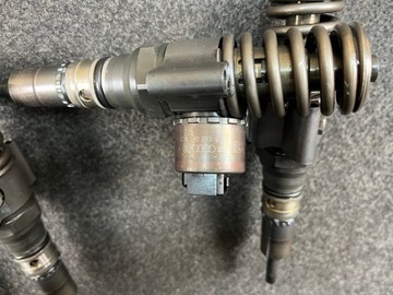 vw audi skoda 2.0 tdi BKD насос-форсунка 03G130073G