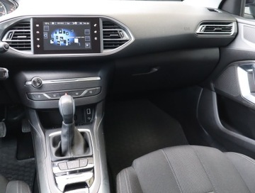 Peugeot 308 II SW 1.2 PureTech 130KM 2014 Peugeot 308 1.2 PureTech, Automat, Navi, Klima, zdjęcie 7