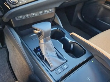 Lexus ES VII (XV70) Sedan Facelifting 300h 218KM 2025 Od ręki - 300h Omotenashi 2.5 E-CVT 218KM | Podgrzewane fotele!, zdjęcie 8