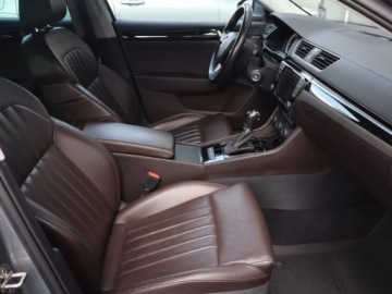 Skoda Superb III Kombi 2.0 TDI 190KM 2015 Skoda Superb 2.0 TDI 4x4, Salon Polska, 187 KM, zdjęcie 8