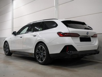BMW Seria 5 G90-91 Touring 2.0 520d 197KM 2025 BMW Seria 5 Touring 520d xDrive Sport Combi 2.0 (197KM) 2025, zdjęcie 2