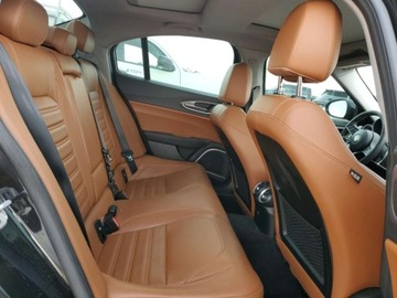 Alfa Romeo Giulia II Sedan 2.0 TBi 280KM 2018 Alfa Romeo Giulia Alfa Romeo Giulia Ti Sport AWD z 2018 roku od ubezpiecza, zdjęcie 10