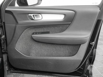 Volvo XC40 Crossover Facelifting 2.0 B4 197KM 2022 Volvo XC 40 WD8126S#B4 Core LED K.cof Cz.park, zdjęcie 29