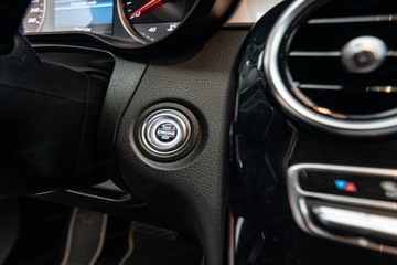 Mercedes GLC C253 SUV Facelifting 2.0 200d 163KM 2020 MERCEDES-BENZ GLC 200 d 4-Matic Suv 2.0 163KM 2020, zdjęcie 17