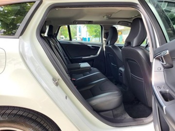 Volvo V60 I Kombi Facelifting 2.0 T5 DRIVE-E 245KM 2017 VOLVO V60 T5 2.0l benzyna 245KM*Dokumentacja * Zadbany * 141, 074km, zdjęcie 28