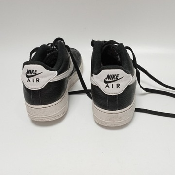 Męskie skórzane buty sportowe NIKE Air Force 1 GS 40