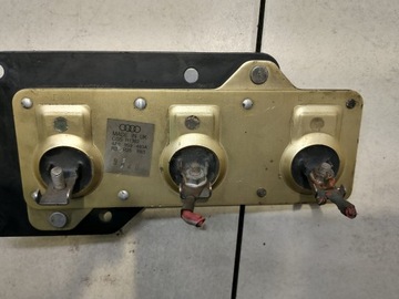 КОНТРОЛЛЕР ВЕНТИЛЯТОРА AUDI 80 B3 8A0959497B