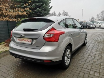 Ford Focus III Hatchback 5d 1.0 EcoBoost 125KM 2012 Ford Focus 1.0 12v 125KM Klimatr Navi ALU Isofix, zdjęcie 5