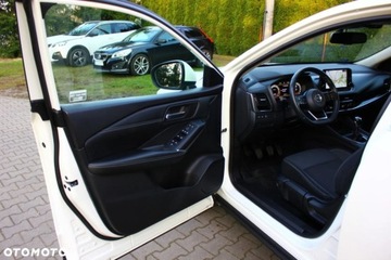 Nissan Qashqai III Crossover 1.3 DIG-T MHEV 140KM 2022 Nissan Qashqai Nissan Qashqai 1.3 DIG-T N-Connecta EU6d 1.3 Benzyna 140KM, zdjęcie 29