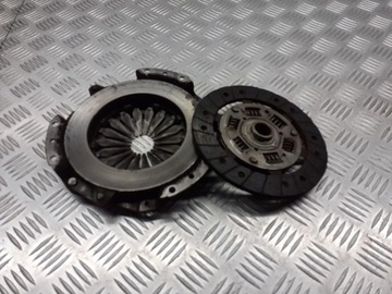 DOCISK SPRZĘGŁĄ Z TARCZĄ RENAULT CLIO II 1.2