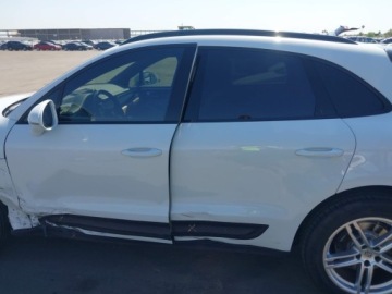 Porsche Macan 2022 Porsche Macan 2022 PORSCHE MACAN 2.0 Benzyna 261KM, zdjęcie 4