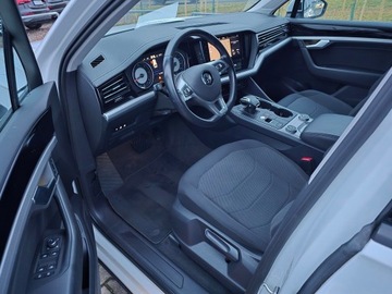 Volkswagen Touareg III SUV 3.0 V6 SCR TDI 231KM 2018 Volkswagen Touareg 3.0 TDI Salon PL I wł. Oś skręt, zdjęcie 9