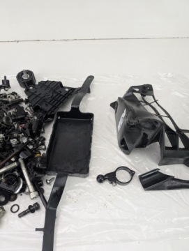 KTM DUKE 390 125 17 - 23 ВИНТЫ БОЛТ КРЫШКА КРЕПЛЕНИЯ МИКС