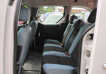 Citroen Berlingo II Combi Facelifting 1.6 HDI 90KM 2014 Citroen Berlingo 2014r, Salonowy, 1.6 HDI. Lekko uszkodzony tyl. Jezdzi. V, zdjęcie 8
