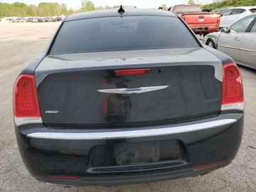 Chrysler 300C II 2017 Chrysler 300 Limited 2017 3.6l 3.6 Benzyna 292KM, zdjęcie 2