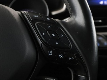 Toyota C-HR I Crossover 1.8 Hybrid 122KM 2019 Toyota C-HR automat navi grzane fotele kamera LED, zdjęcie 28