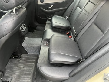 Mercedes Klasa E W213 2019 Mercedes E 220 Automat Bogate wyposażenie 2019, zdjęcie 9