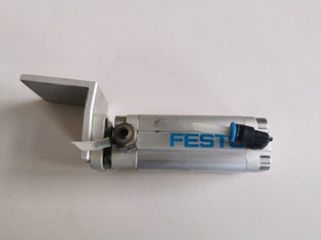 Siłownik pneumatyczny FESTO ADVL-16-40-PA