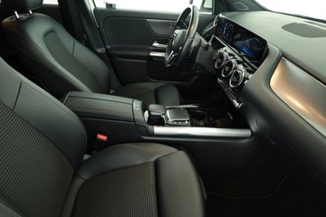 Mercedes GLA II Off-roader 1.3 200 163KM 2020 Mercedes GLA GLA 200, Salon Polska, Serwis ASO, zdjęcie 6