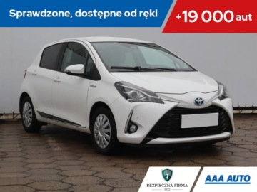 Toyota Yaris III Hatchback 5d Facelifting 2017 1.5 Hybrid 100KM 2020 Toyota Yaris 1.5 Hybrid, Automat, Klima