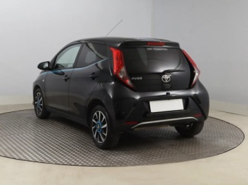 Toyota Aygo II Hatchback 3d Facelifting 1.0 VVT-i 72KM 2018 Toyota Aygo 1.0 VVT-i, Salon Polska, Automat, zdjęcie 1