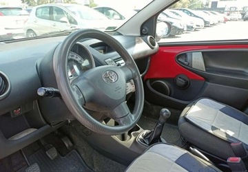 Toyota Aygo I Hatchback 5d Facelifting 1.0 VVT-i 68KM 2014 Toyota Aygo Toyota Aygo Benzyna 68KM, zdjęcie 6