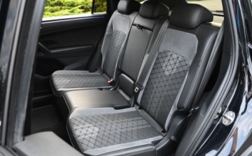 Volkswagen Tiguan II SUV Facelifting 2.0 TDI 200KM 2022 Volkswagen Tiguan 2,0 TDI 200 KM 4x4 R-LINE HEDA UP MATRIX Kamera 360 Nawi, zdjęcie 17