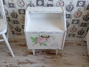 MALOWANA SZAFKA NA NÓŻKACH RÓŻE SHABBY CHIC