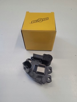 Регулятор напряжения