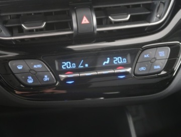 Toyota C-HR I Crossover Facelifting 1.8 Hybrid 122KM 2022 Toyota C-HR 1.8 Hybrid, Salon Polska, zdjęcie 10