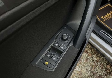 Volkswagen Tiguan II SUV 2.0 TDI 150KM 2019 Volkswagen Tiguan 2.0 TDI IQ.DRIVE 150KM DSG bezwypadkowy kamera, zdjęcie 31